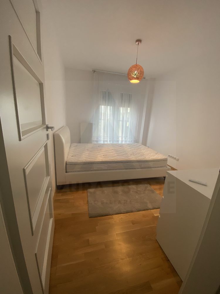 Apartament 3 camere 2 dormitoare 2 bai si balcon zona Strand - Poză 4