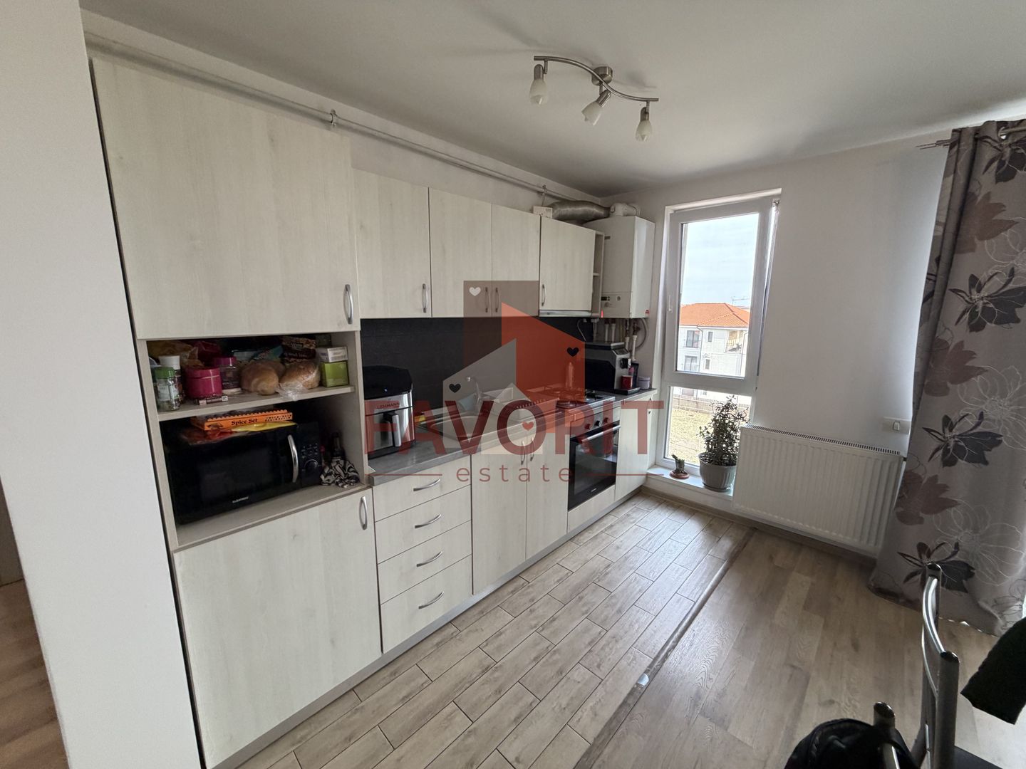 Spatios. Mobilat si utilat. Pozitie excelenta. - Poză 5