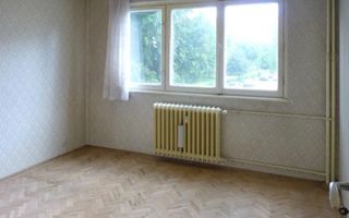 3 Camere în Astra Etaj 1 Vedere Liberă Necesită Renovare - Poză 4