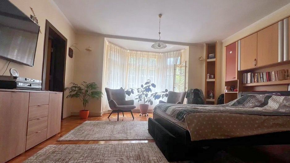 Vila cu 5 Camere și Teren 2183+Clădire pentru Afacere sau Evenimente - Poză 4
