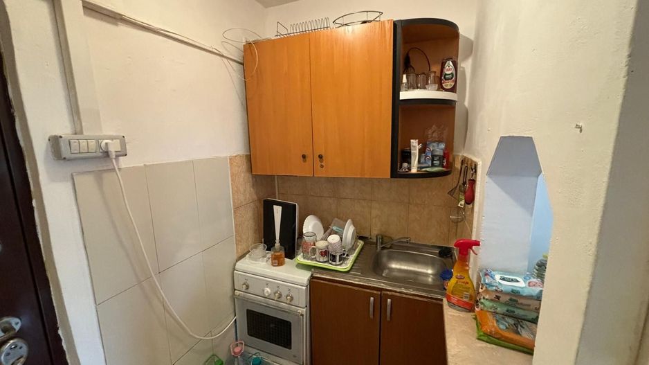 Garsoniera de vanzare  pe strada golescu 12 - Poză 16