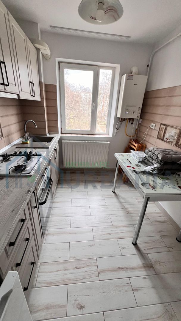 De inchiriat ap 3 camere decomandat Tătărași - Ciurchi - Tudor Center - Poză 7