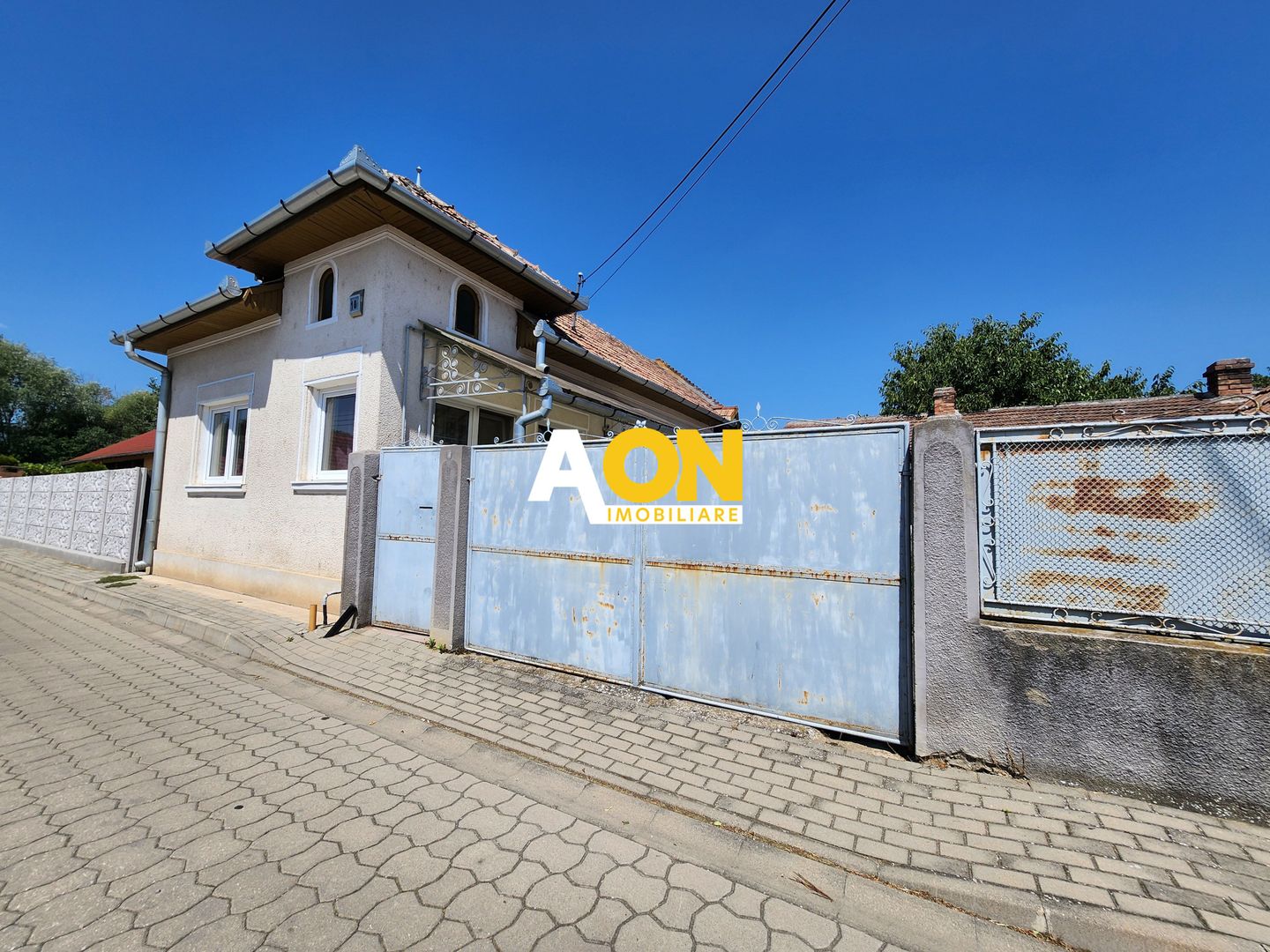 Casă cu 4 camere de vânzare în zona Barabant - Poză 1