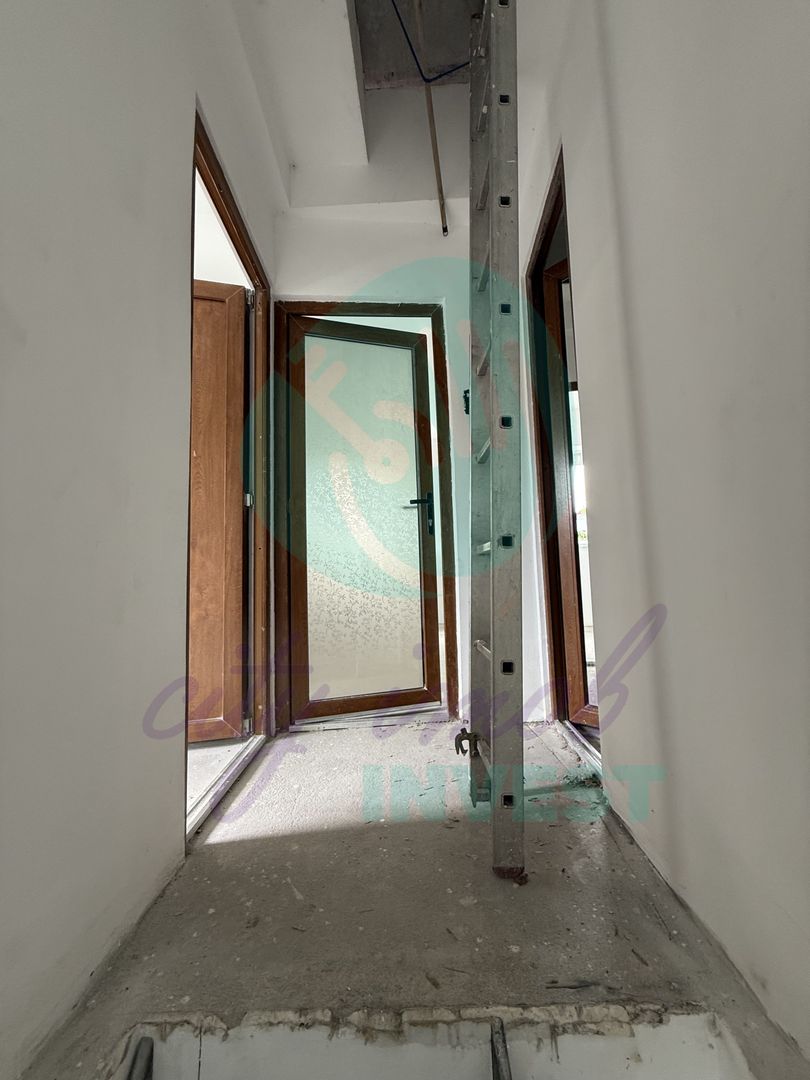 Casa receptionata in 2025 singura in curte - Poză 11