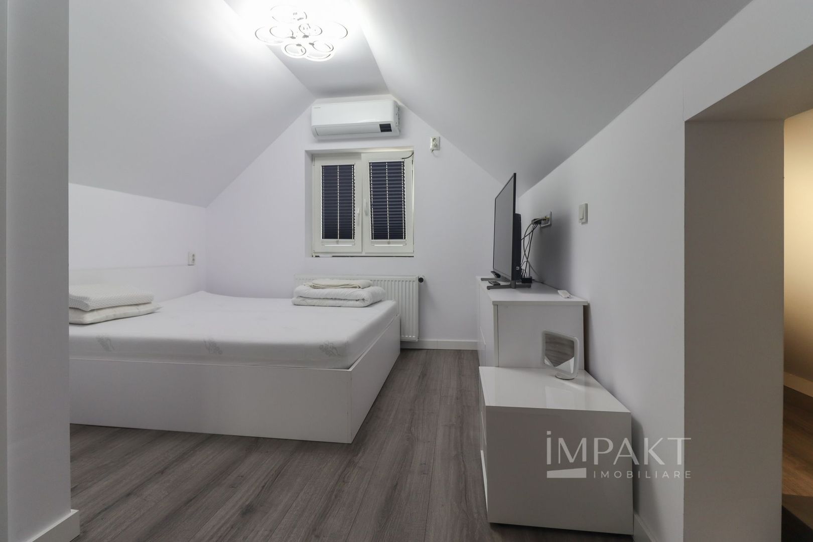 Casa insiruita cu finisaje de lux in cartierul Europa - Poză 18