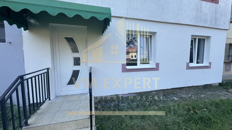 SPAȚU COMERCIAL 34 MP CAMPULUNG VIZAVI DE CENTRU MEDICAL CLUBUL SANATĂȚII - Poză 1