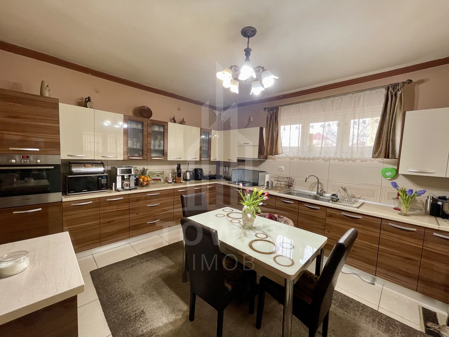 Casa spațioasă în Sibiu, cartierul Terezian – 325.000€ - Poză 4