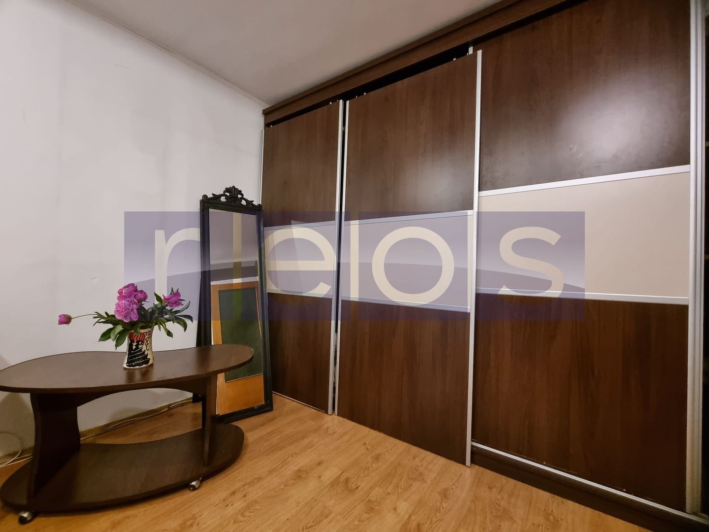 VANZARE -GARSONIERA -TIMPURI NOI -TINERETULUI - Poză 2