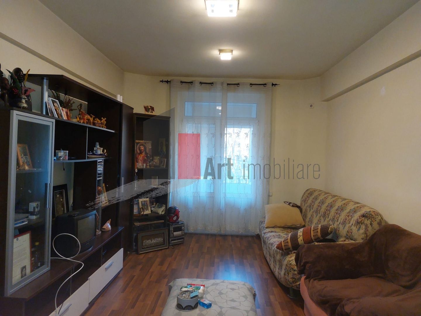 Apartamentul "SUPERMETO", pozitie foarte buna, amenajat - Poză 2