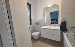 Vilă  cu mansardă, piscină și design modern – Tunari - Poză 19