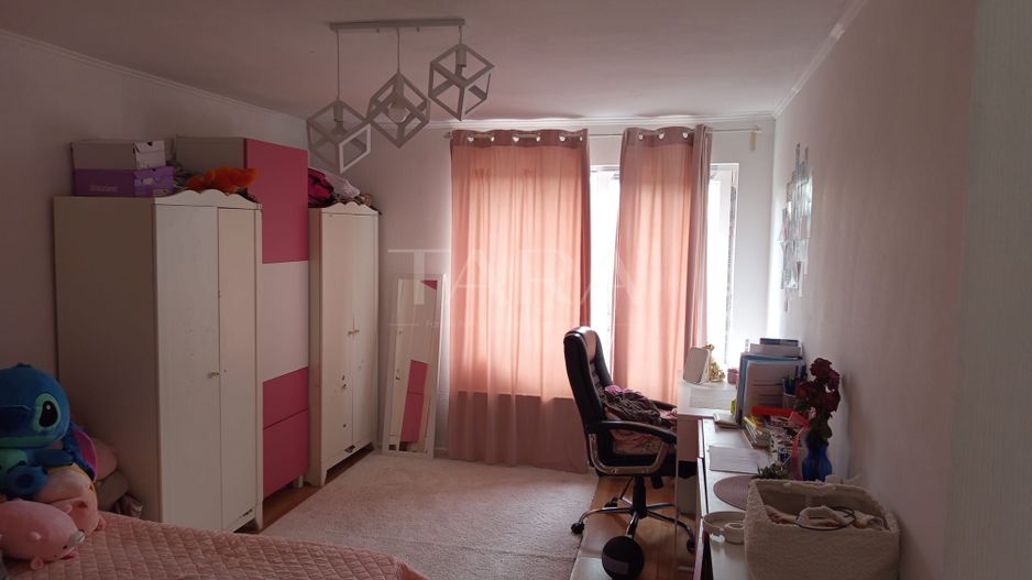 Vilă spatioasa in Gruia, aproape de Centru - Poză 3