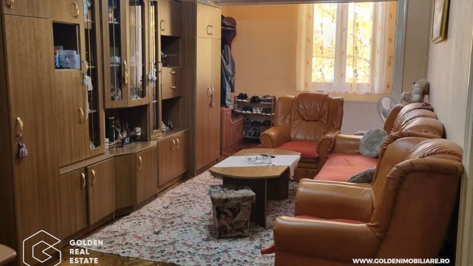 Apartament 3 camere din cărămidă, zona Intim, localitatea Lipova - Poză 1