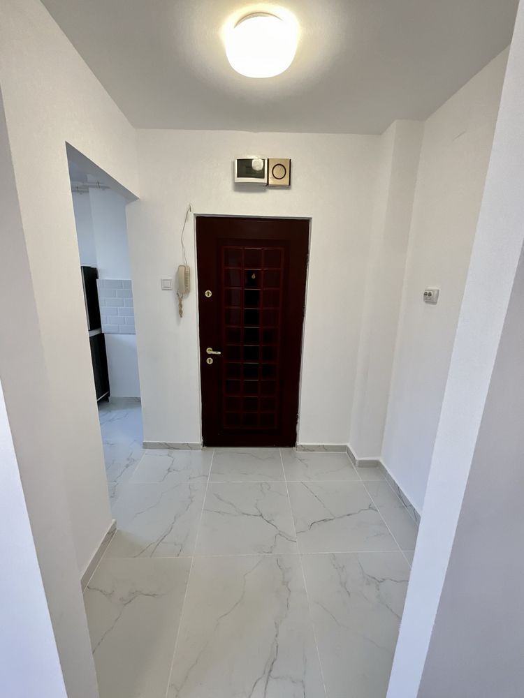 BRASADAS vinde ap 2 cam central etaj 3/4. - Poză 1