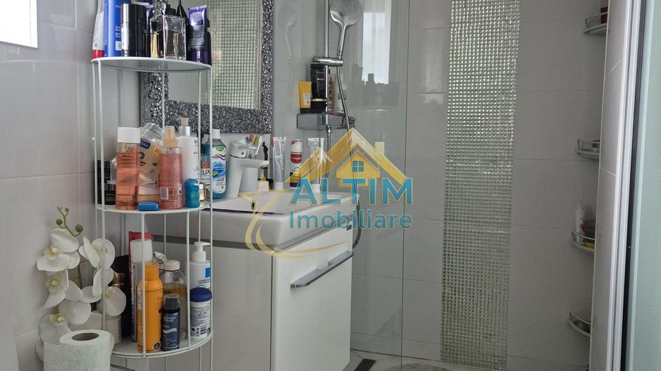 Casă cu 5 camere în Răcădău, Brașov - Poză 6