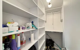 Mobilat si utilat complet. Dressing. Loc de parcare. - Poză 11