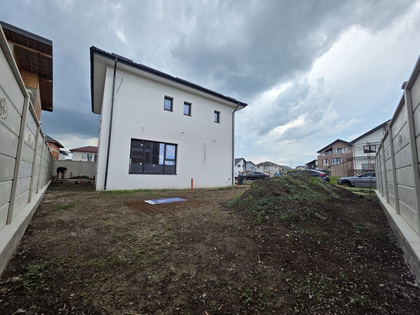 Vilă individuală în Tunari – 5 camere, curte privată - Poză 31