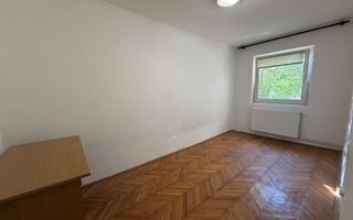 Cu centrala termica proprie. Zona Dacia. Boxa - Poză 3