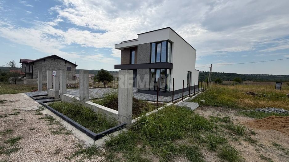 Casă modernă Hi-Tech de vânzare în Budești - Poză 6