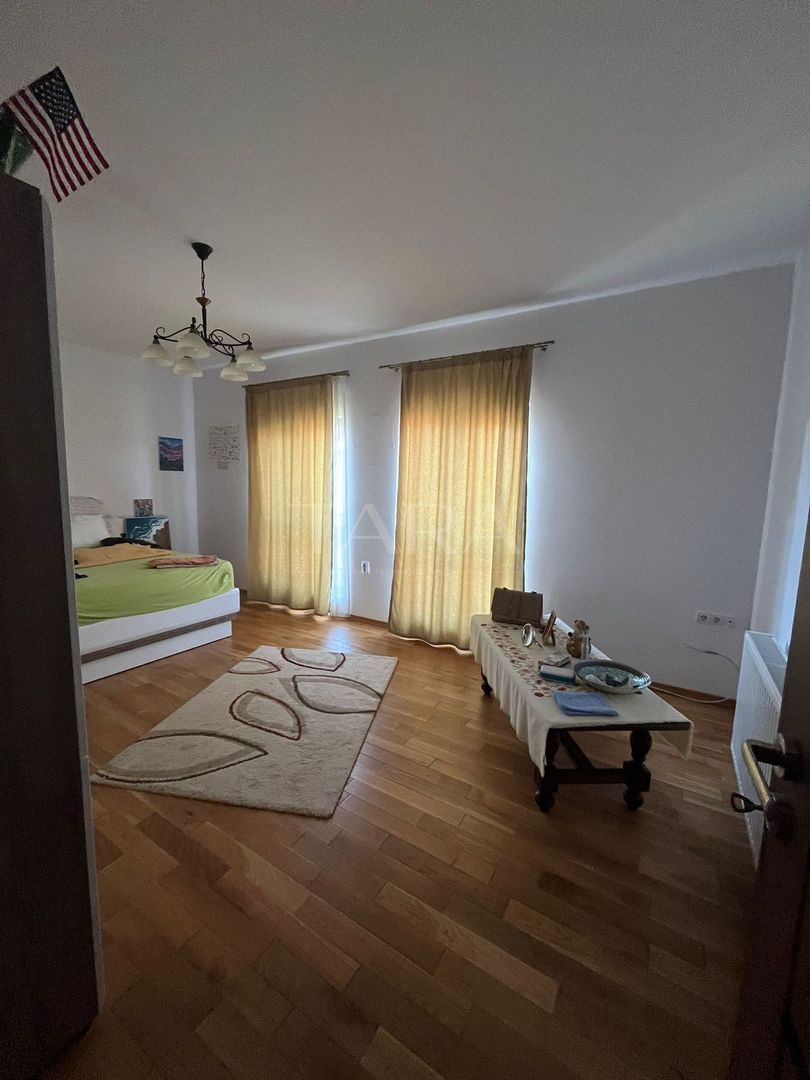 Casă Deosebită în Zona Gruia - Poză 9