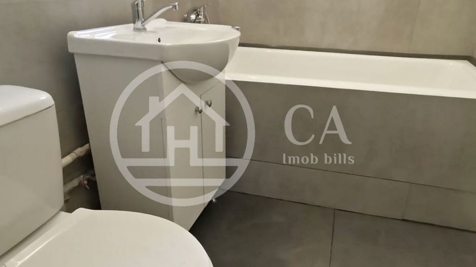 Apartament de vânzare cu 3 camere, Ultracentral Oradea - Poză 8