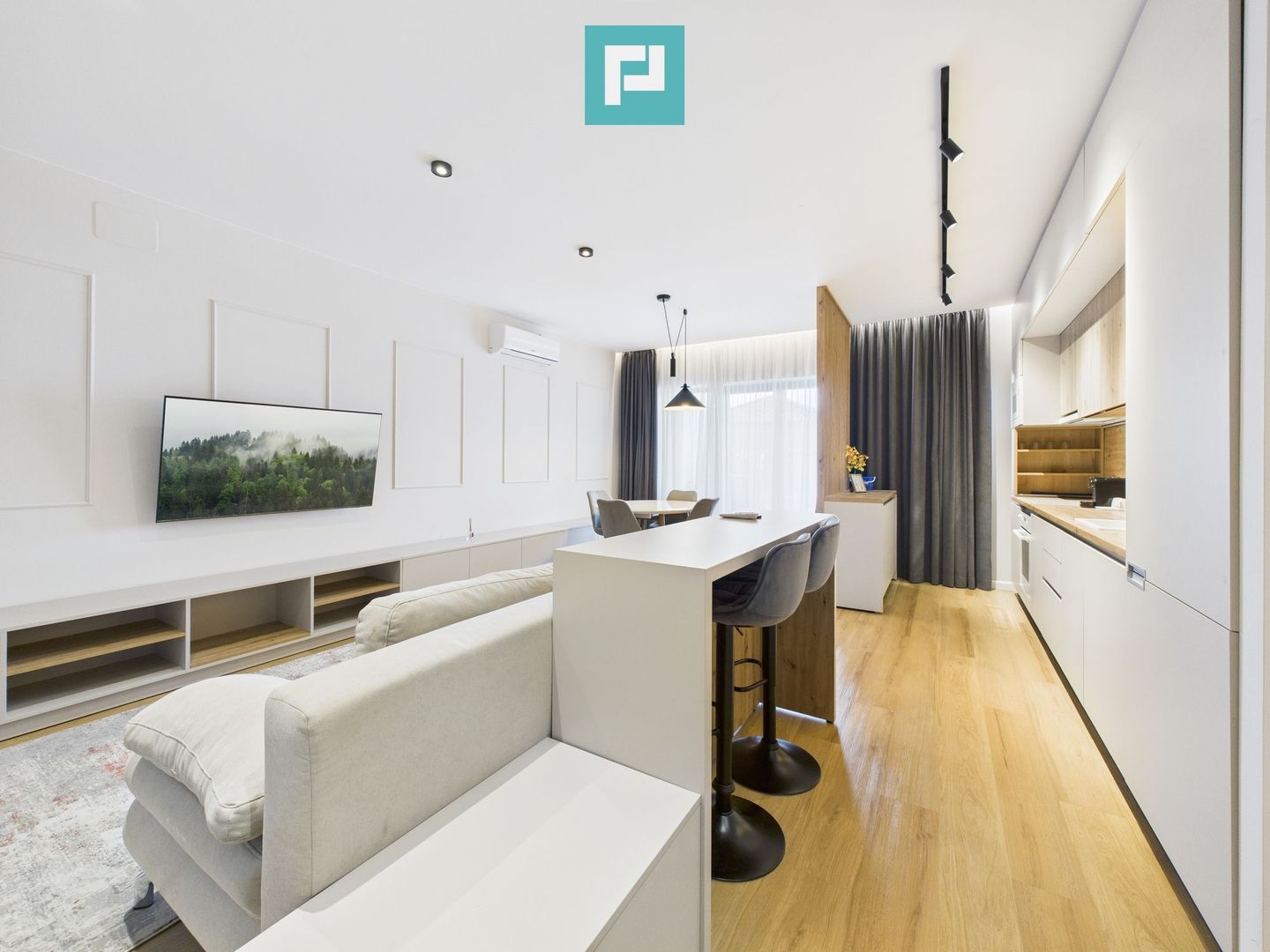 Apartament spațios, vedere și facilități premium - Poză 23