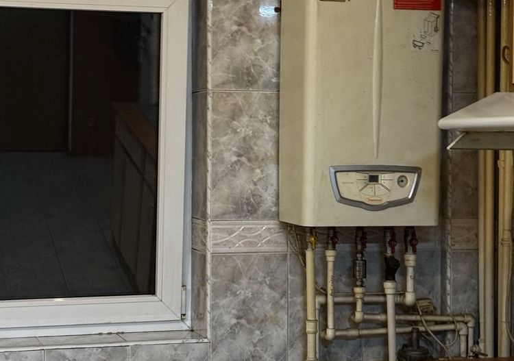 APARTAMENT  SPATIOS  ZONA IANCULUI - Poză 5