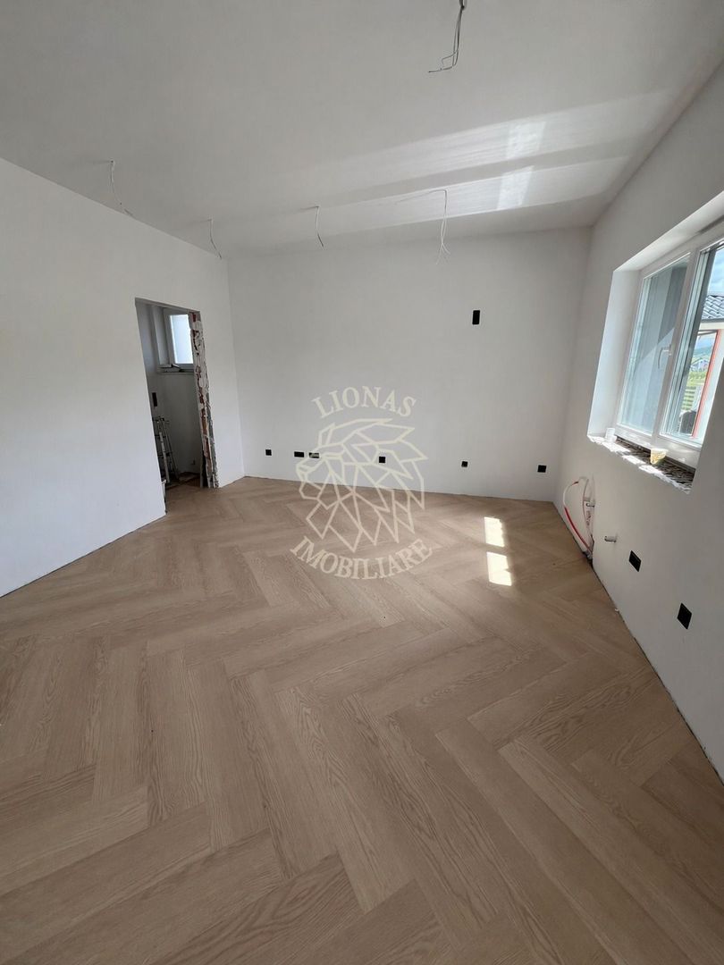 Casa Ultrafinisata 4 camere-teren 500mp-panouri fotovoltaice-Aerodrom - Poză 8