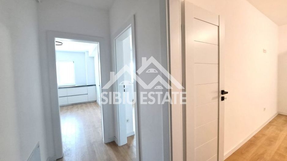 Apartament Sibiu 3 camere, 2 bai, terasa si boxa - Poză 13