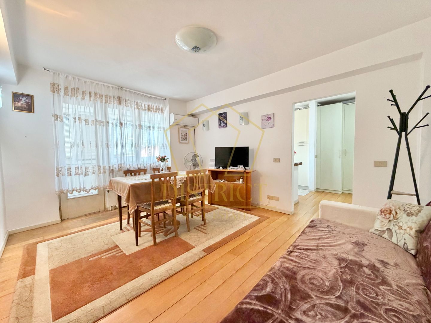 Apartament superb cu 2 camere langa Catedrala, bucatarie separata | Ultracentral - Poză 10