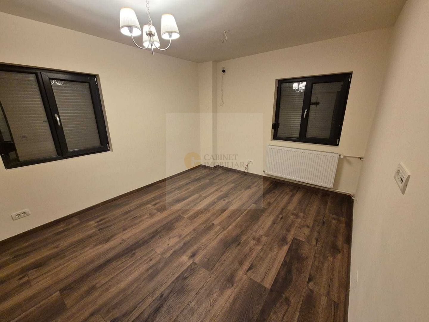 Apartament decomandat | Pretabil Locuinta sau Birou | Parter - Poză 1