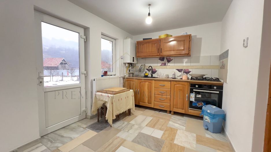 Casă renovată 2025 de vânzare în Cireșoaia - Poză 5