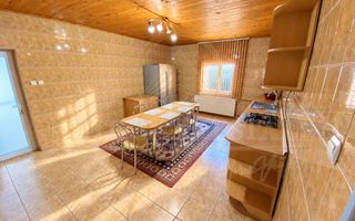 Două case, un singur imobil | Locuință + chirie de peste 1.000€/lună - Poză 9