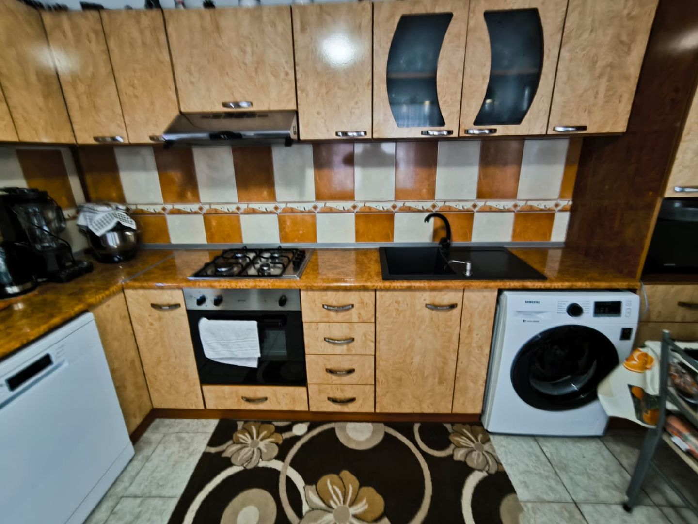 VIILE NOI - casa cu o curte generoasa disponibila imediat - Poză 6