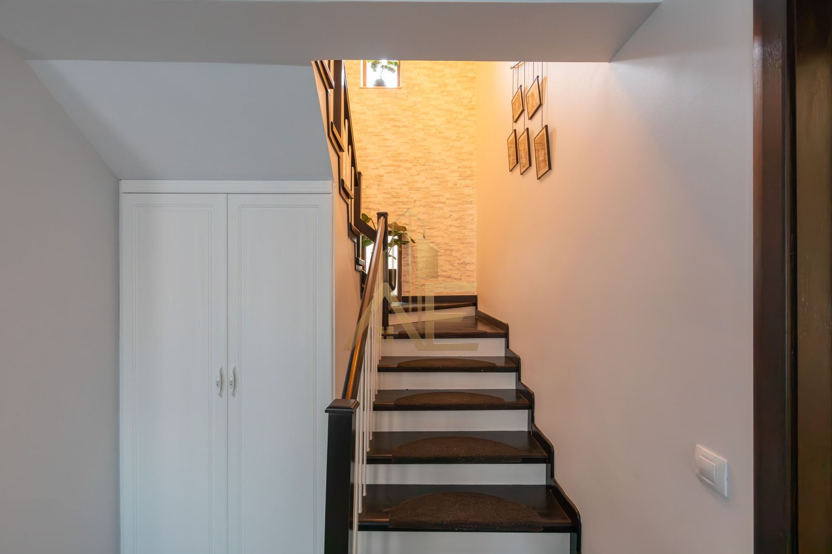 Casă superbă pentru familie în Lilieci – 133 mp utili, 500 mp teren - Poză 22
