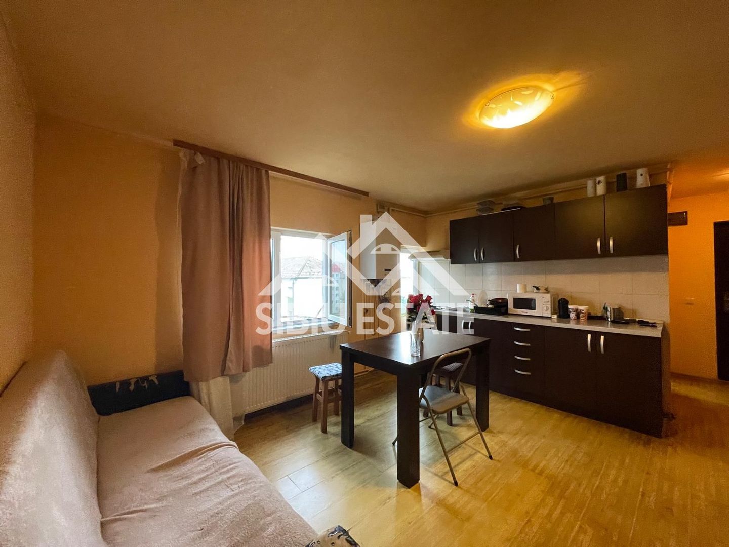 Apartament luminos cu 2 camere, la mansardă, în zonă căutată - Poză 9