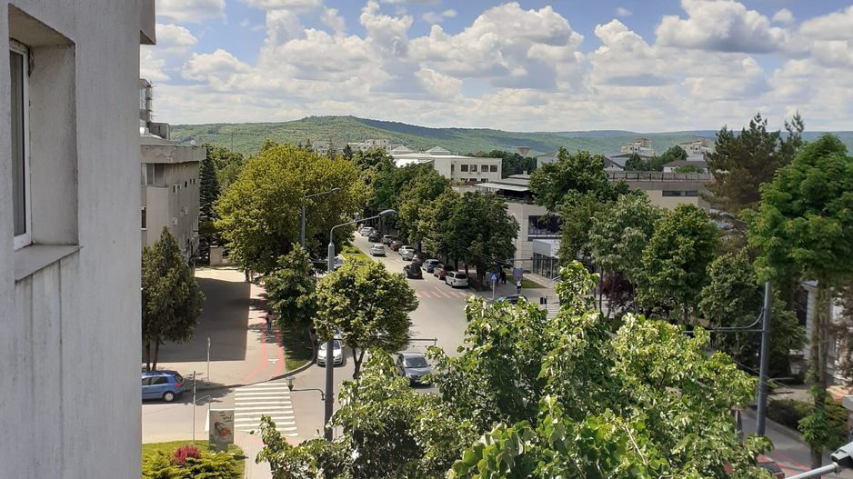 Apartament 3 camere, decomandate, zona Ultracentral; - Poză 2