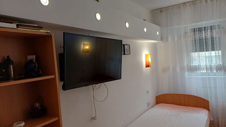 Apartament 4 camere, decomandat, etaj 3/4 - IC Frimu - Poză 7