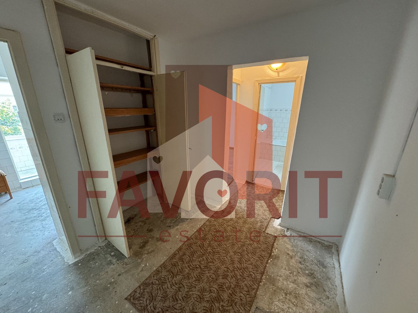 Decomandat. Model spatios. Disponibil imediat. Etaj intermediar. - Poză 11
