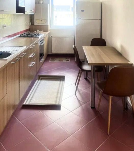 Un apartament care bifează exact ce contează spațiu lumină liniște și parcare - Poză 9
