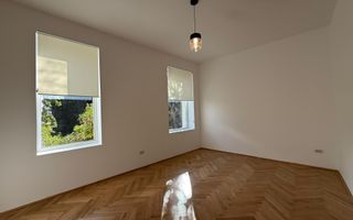 Vilă elegant renovata pentru business de prestigiu - Poză 4