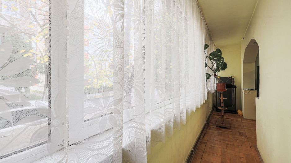 Apartament foarte spațios cu 5 camere la parter in Micalaca Comision 0 - Poză 3