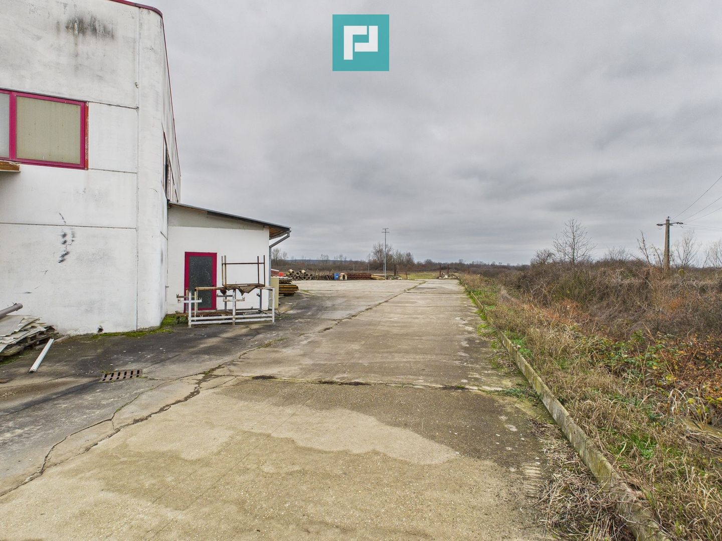 Hală de producție, cu birouri și teren, în Sebiș - Poză 53