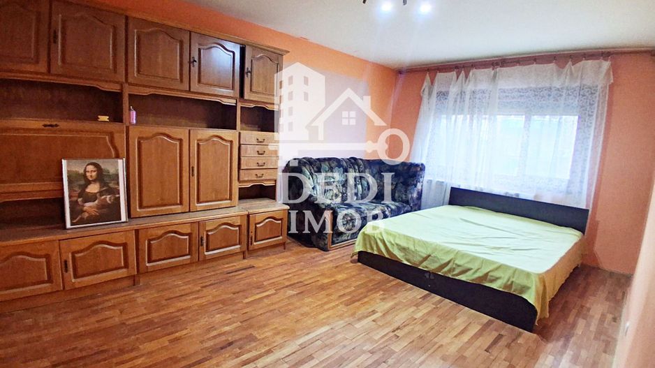 Apartament cu 3 camere de inchiriat zona Decebal, Oradea - Poză 1