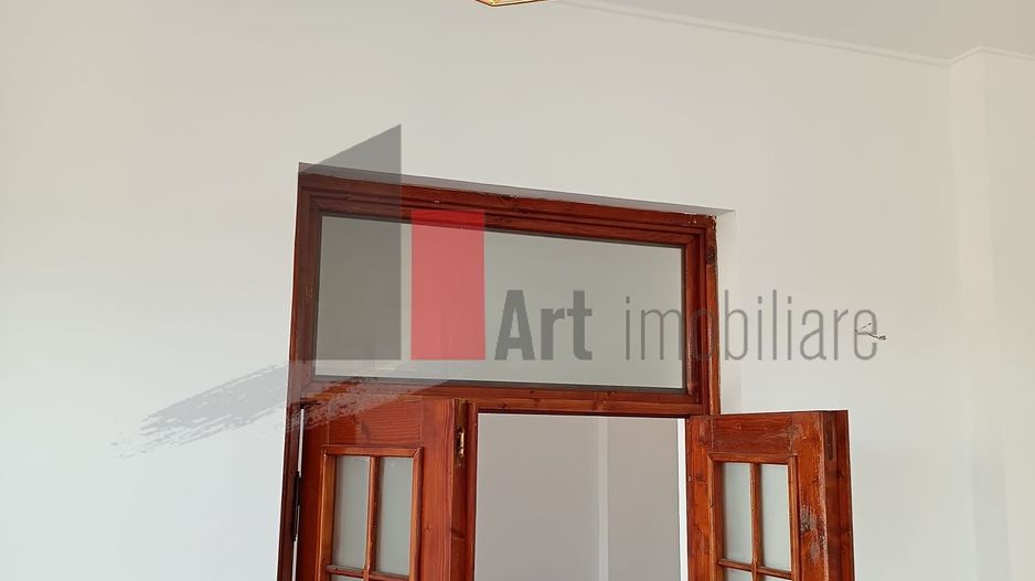 Vila  de inchiriat recent renovata - Poză 3