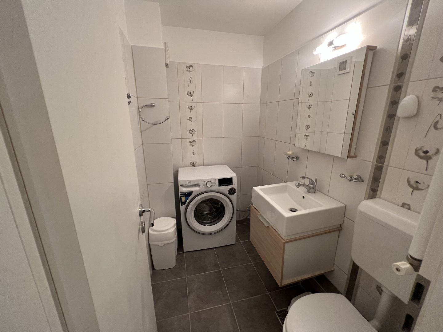 Apartament Lux 4 camere metrou loc parcare - Poză 26