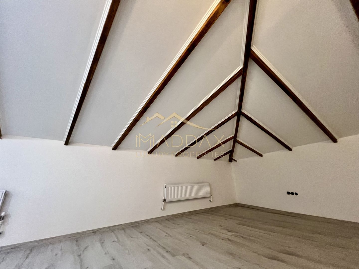 Casa **8 camere** // Domenii - Poză 40