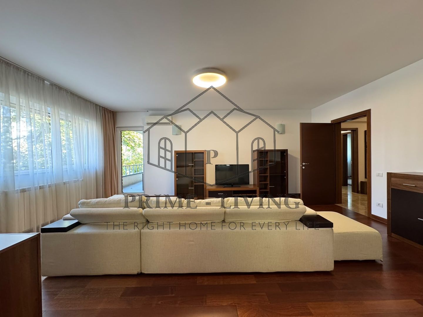 APARTAMENT ULTRACENTRAL CU 4 CAMERE LA INCHIRIERE - Poză 2