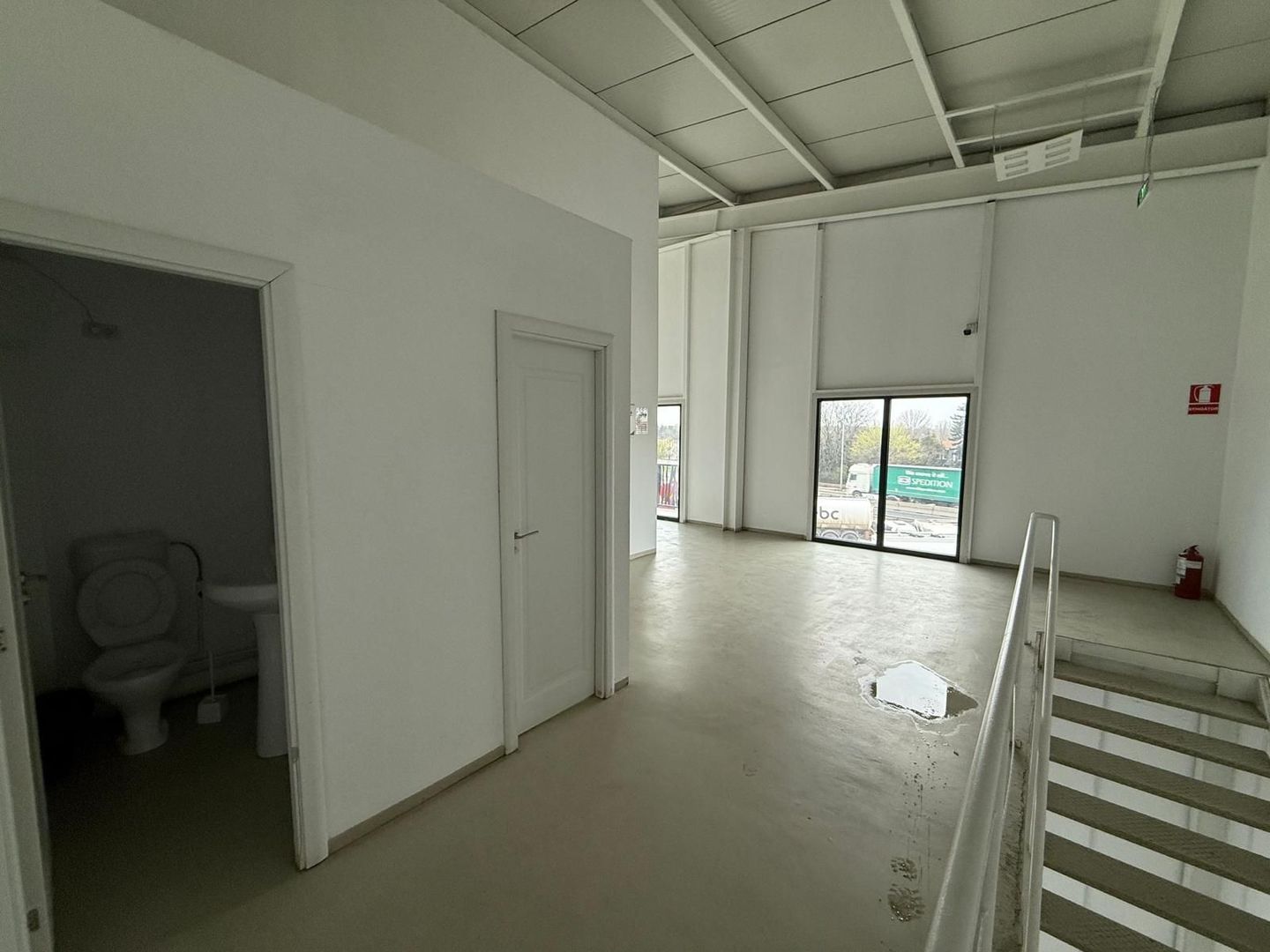 Hală industrială 2.450 mp de vânzare, Mogoșoaia, chirie garantată - Poză 13