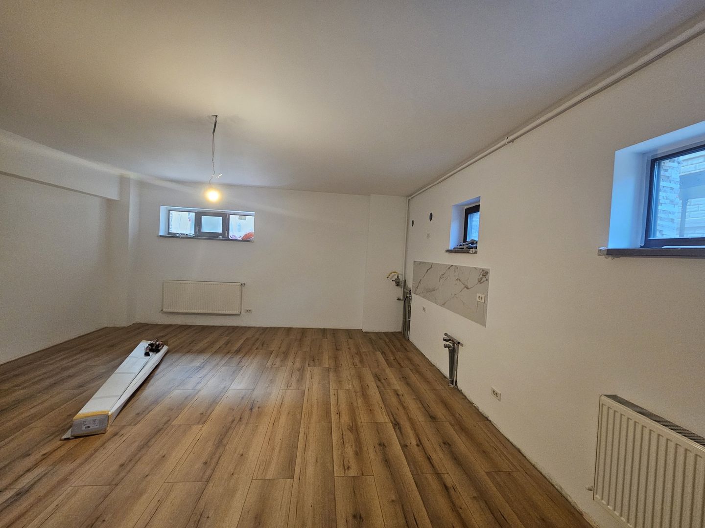 Apartament nemobilat - ideal spatiu comercial - Poză 3