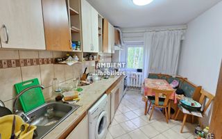 Apartament cu 3 camere, etaj 3, 2 bai, 2 balcoane, zona PIATA TRAIAN; - Poză 2